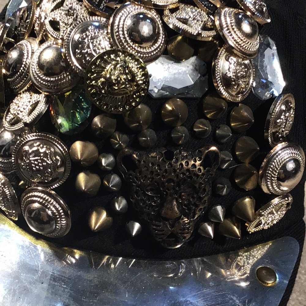 Custom made “Funky” cap - Picture 4 of 6